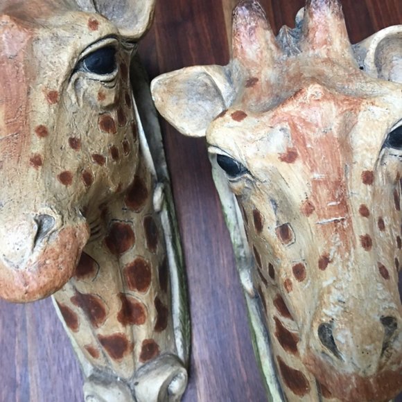 SALE! FABULOUS Giraffe Drapery Curtain Wall Brackets - Picture 2 of 10